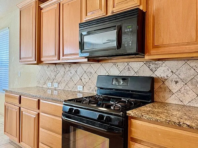 6507 Hall Of Fame Blvd — Photo 8