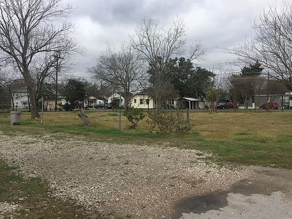 3rd image of 6427 Bayway Dr