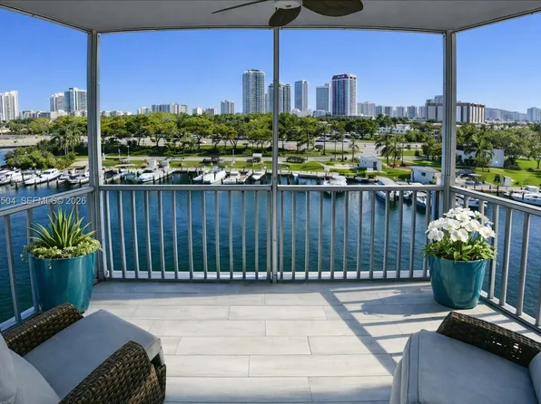 200 Diplomat Pkwy APT 626, Hallandale, FL 33009