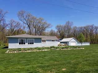 17888 Moorepark Rd, Three Rivers, MI 49093