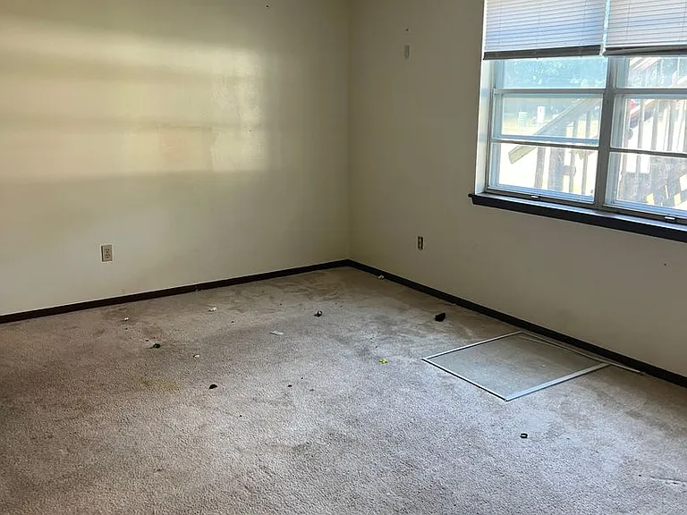 290 Apple Tree Ct #8 — Photo 3