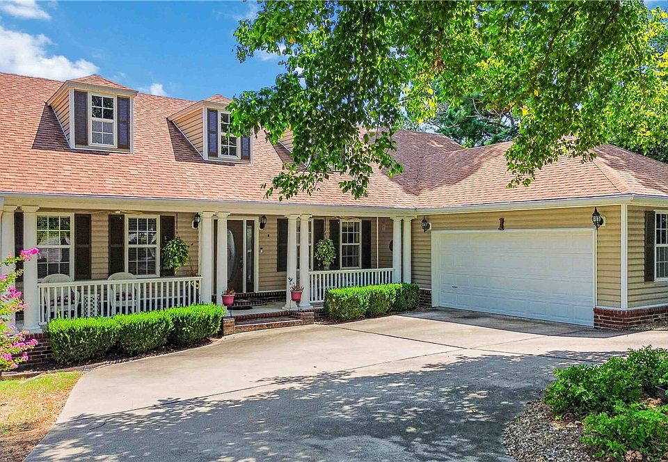 1st image of 1 Glamis Ln