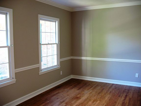 Dining Room w/chairrail