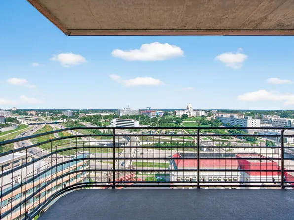 26 10th St W Unit 2006, Saint Paul, MN 55102