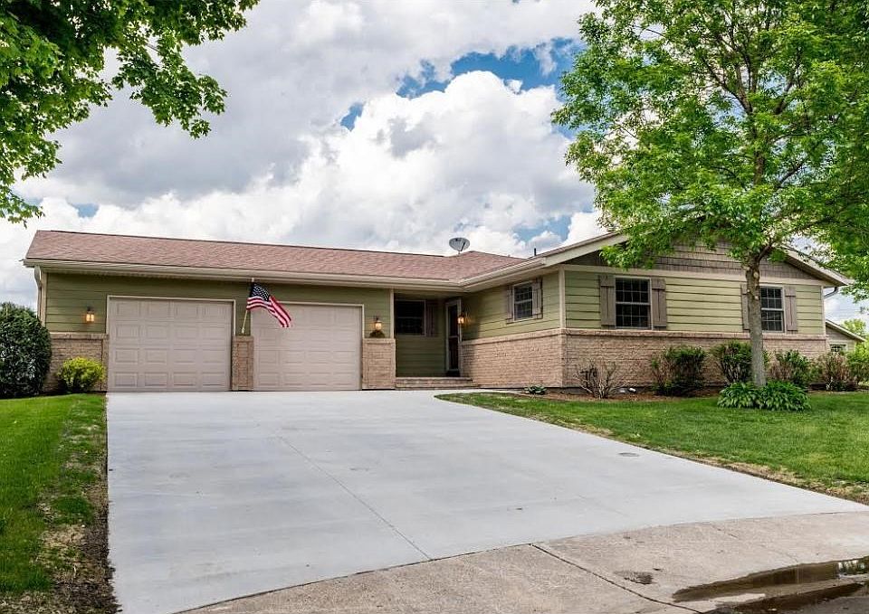 1st image of 209 N Circle Dr