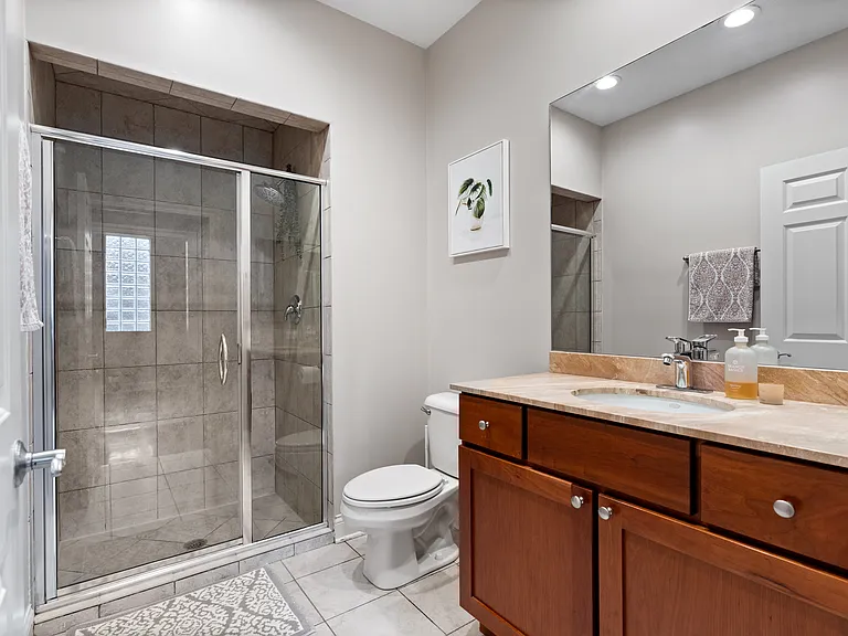 1056 W Lawrence Ave #2C — Photo 16