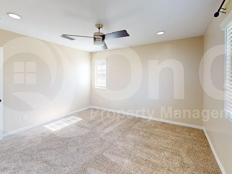 8943 W Marshall Ave — Photo 13