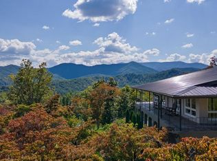 380 Ledford Dr, Franklin, NC 28734