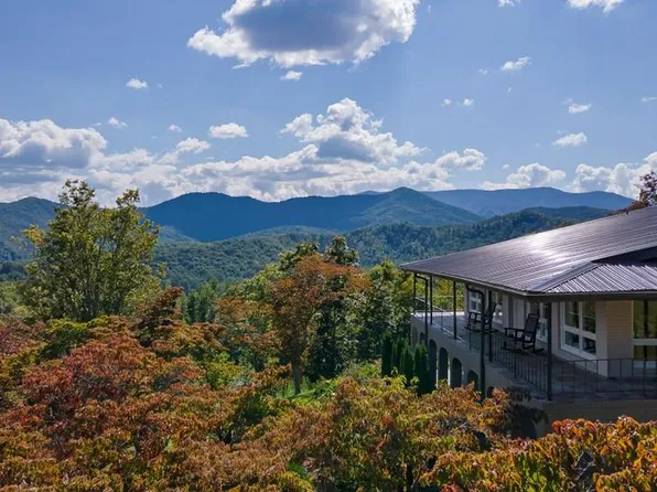 380 Ledford Dr, Franklin, NC 28734