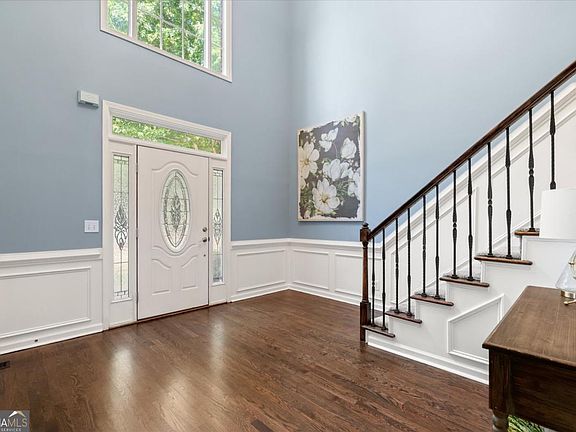3rd image of 326 Senators Ridge Dr