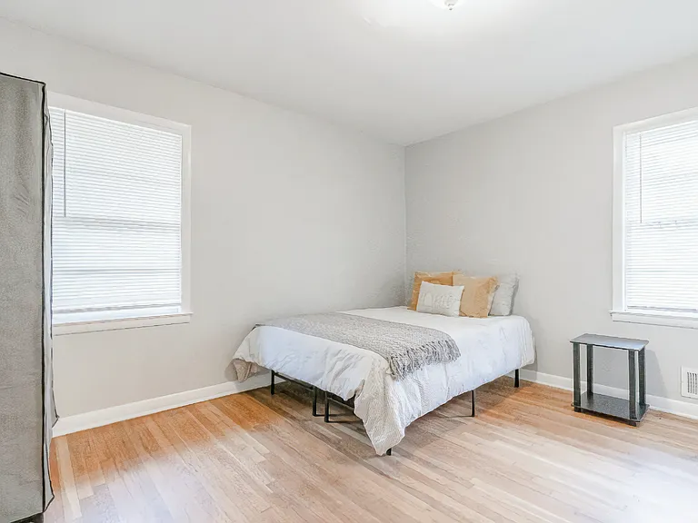 Lilla Cir SW — Photo 1