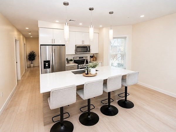 1st image of 3 Evergreen Ave #3