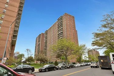 Sold by Thomas Lipovetsky, LREB