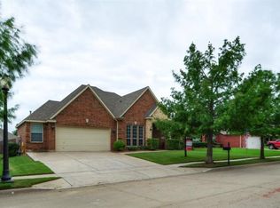 628 Catalpa Rd, Fort Worth, TX 76131