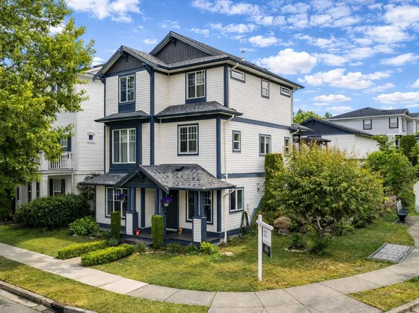 4330 Bill Reid Ter, Abbotsford, BC V3G 3C2