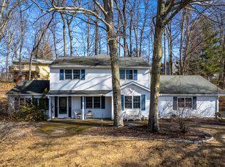 4 Dutch Ct, West Nyack, NY 10994
