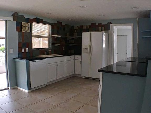 5th image of 28 Oak Ave