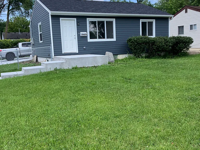 28409 Marshall St — Photo 1