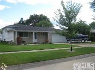 2456 Parliament Dr, Sterling Heights, MI 48310