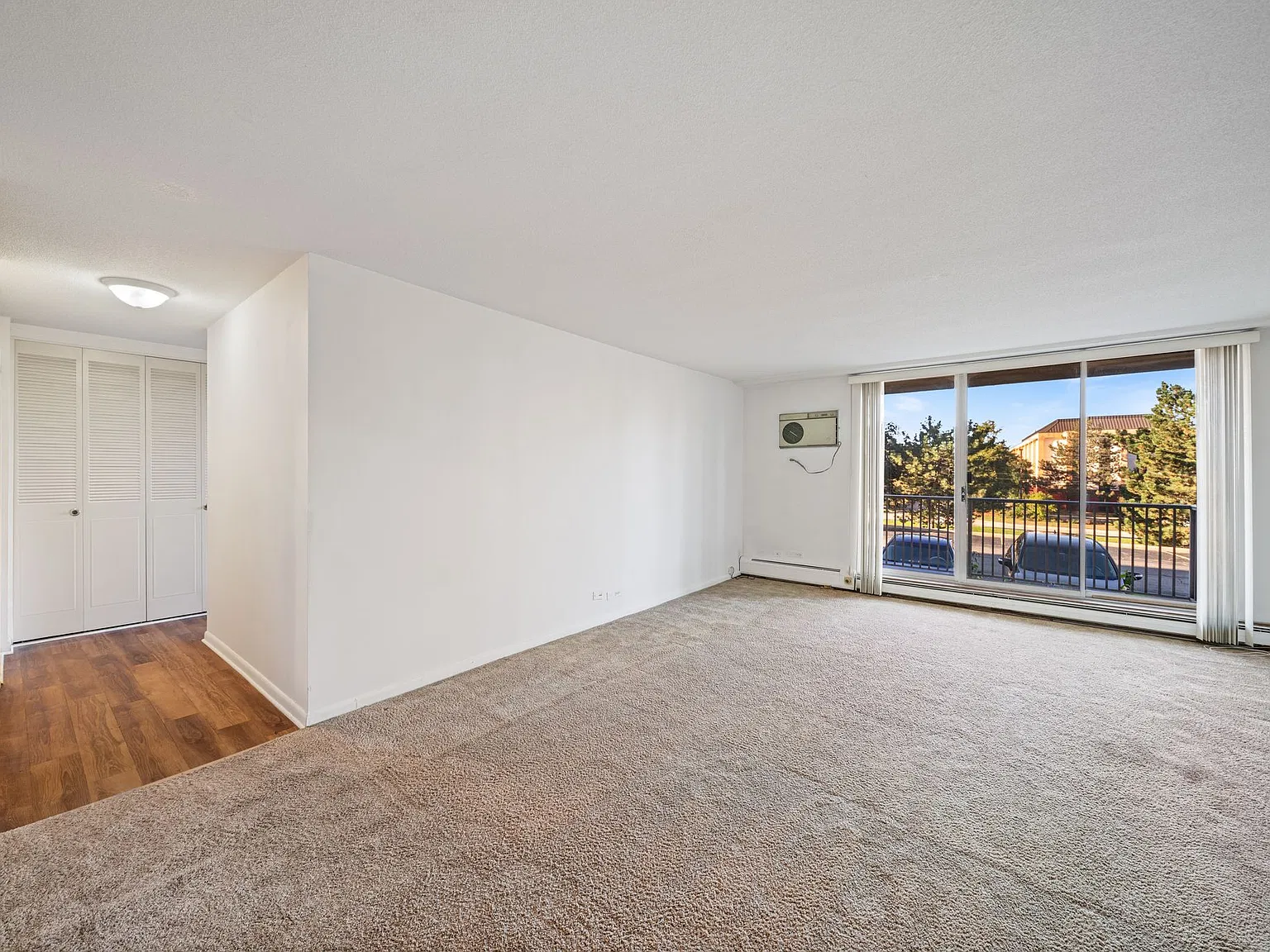 2200 S Stewart Ave — Photo 2