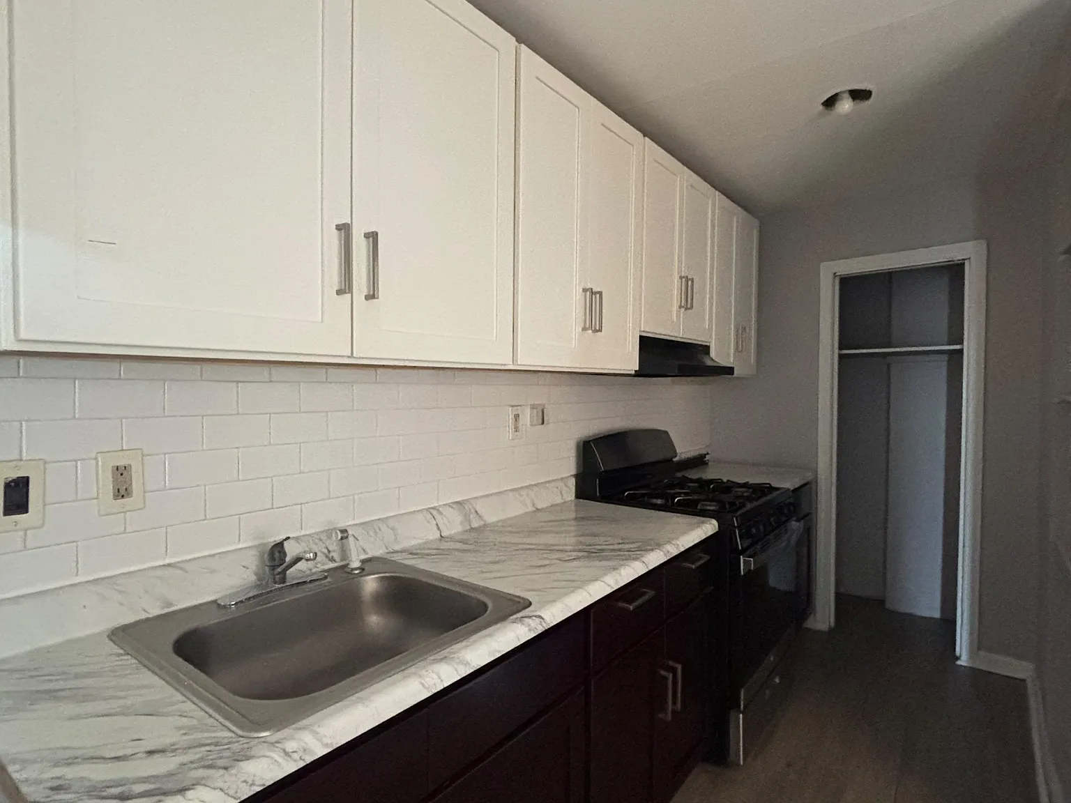 685 Summer Ave — Photo 1