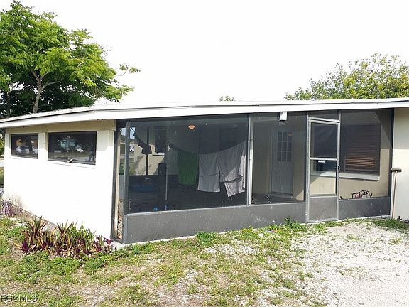 2nd image of 950 Lakeview Dr