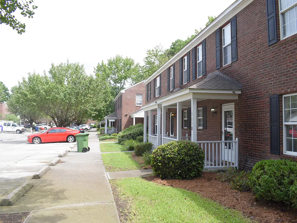 5056 Lamppost Cir
