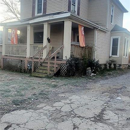 4th image of 1209 Pacific Ave