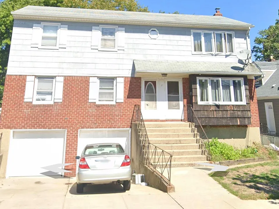7 Jefferson Ave #1
