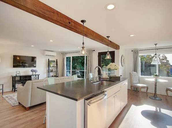 744 3rd St S, Kirkland, WA 98033