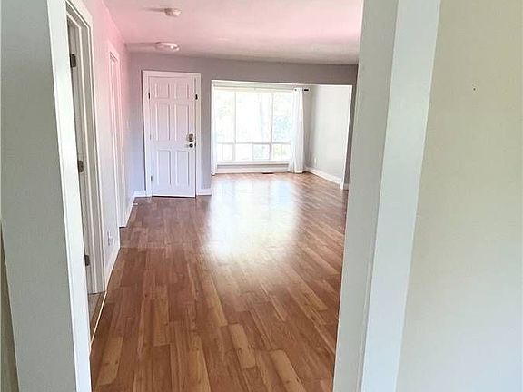 4th image of 433 Lake Dr E Floor 2
