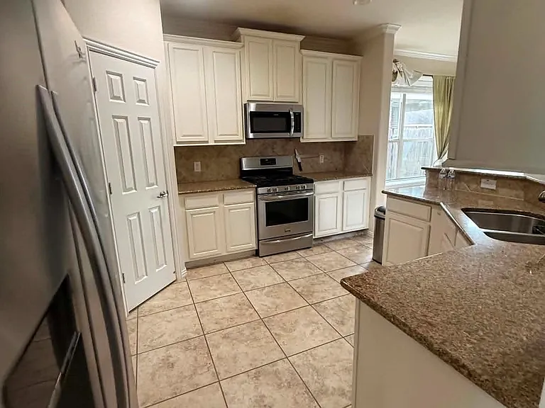 19806 Amber Village Ln — Photo 18