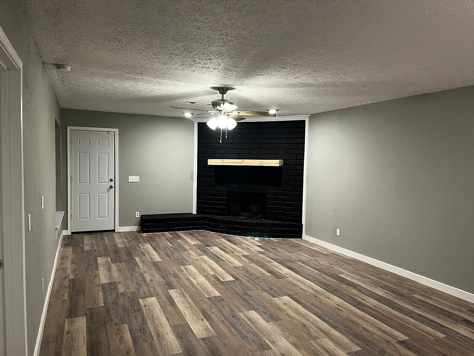 3 bed, 1603 sqft, $2,395 — Photo 4