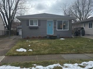 301 Tecumseh St, Clawson, MI 48017