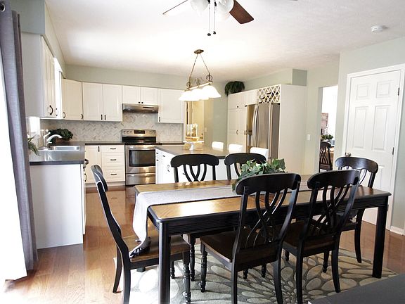 2nd image of 1313 Atterbury Dr