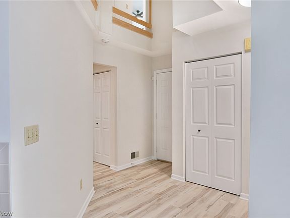 5th image of 115 N Aspen Ct Unit 1