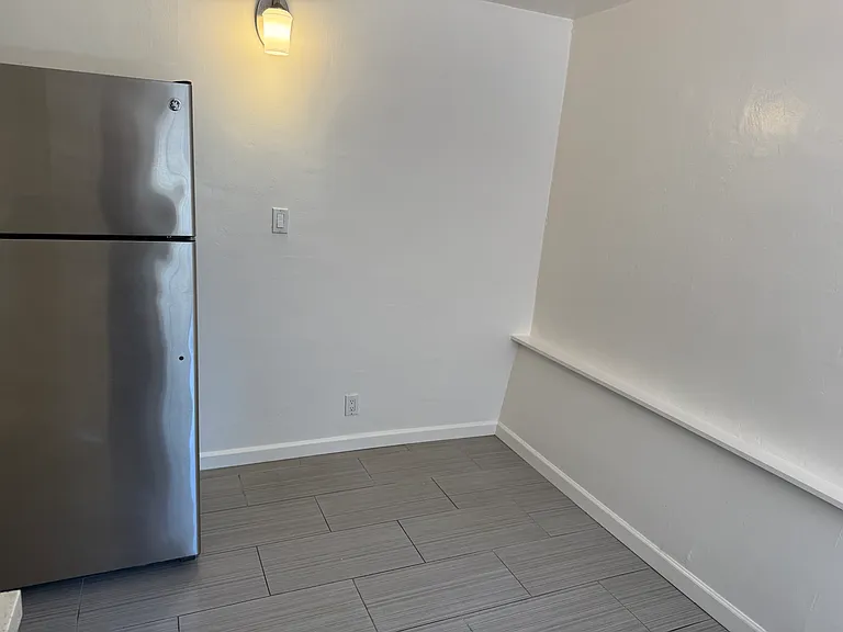349 38th St #98 — Photo 9