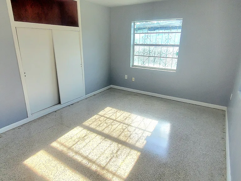 3306 Avenue Q — Photo 22