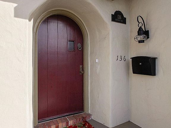 5th image of 136 Lunado Way
