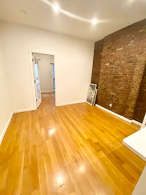 Rented by Bond New York | media 4