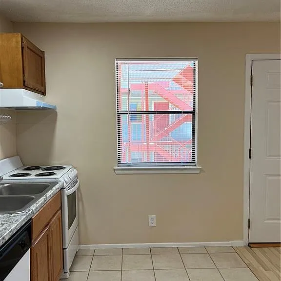 4405 Avenue A #20 — Photo 3