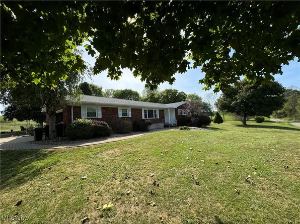 30 W Branch Rd, Little Hocking, OH 45742