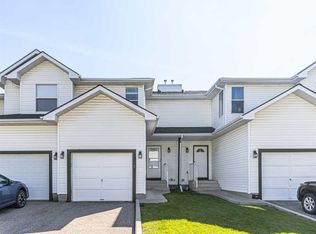 165 SW Sandpiper Ln NW, Calgary, AB T3K4L7