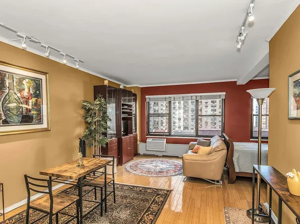 2 Tudor City Pl APT 3MS, New York, NY 10017