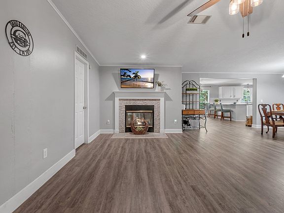 5th image of 4456 Small Pond Ln