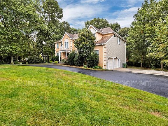 3rd image of 113 Lighthouse Ln