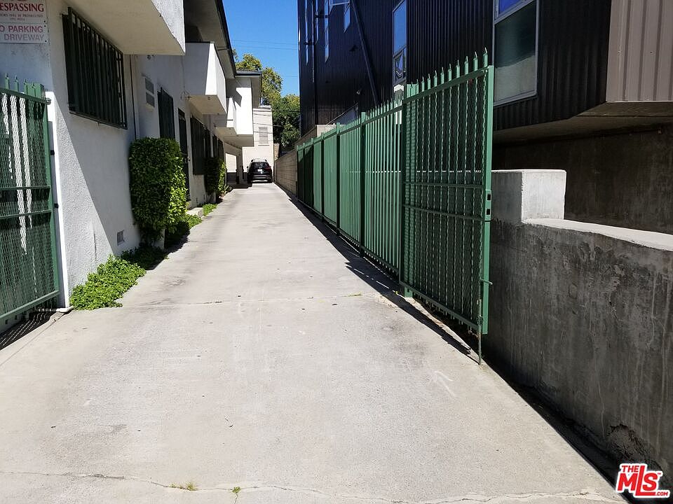 1st image of 134 S Gramercy Pl #7