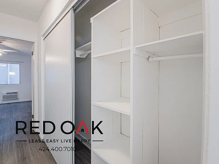 6066 Franklin Ave #6 — Photo 11