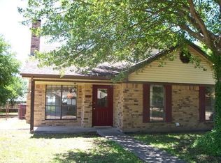 1208 Donna St, Groesbeck, TX 76642