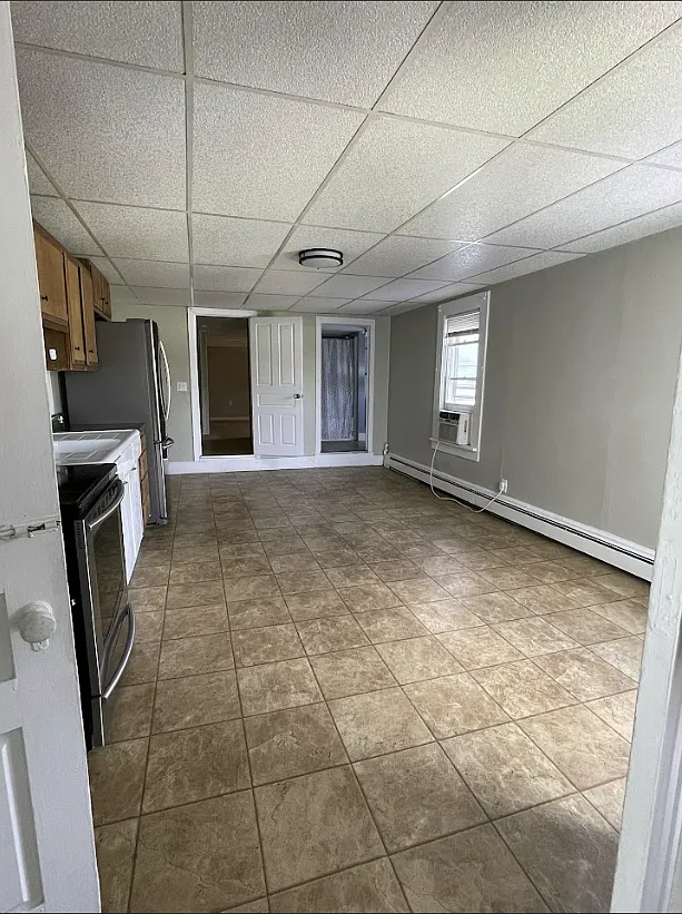 2 bed, $1,300 — Photo 4